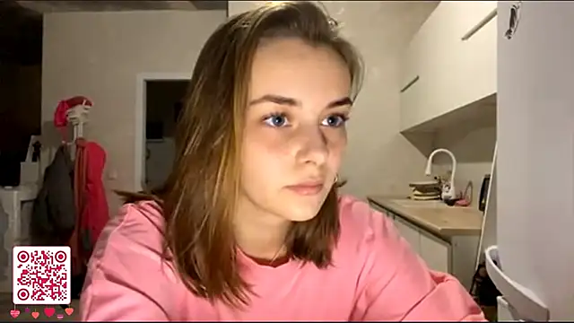 Snapshot of GeralynChiszar chatting on November 22, 8:08 pm GeralynChiszar online show from November 22, 8:08 pm