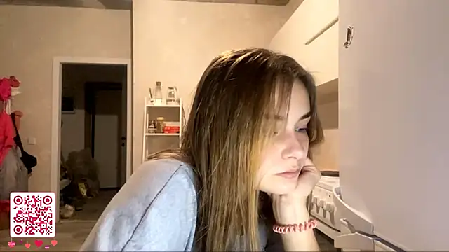 Snapshot of GeralynChiszar chatting on November 23, 8:08 pm GeralynChiszar online show from November 23, 8:08 pm