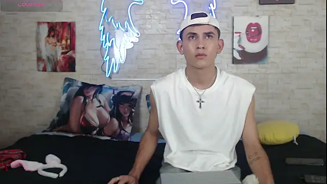 axel milo kairo and noa online show from November 12, 8:19 pm