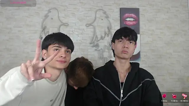 axel milo kairo and noa online show from November 19, 3:28 am