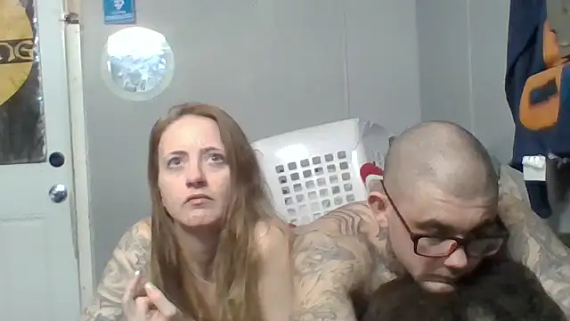 Snapshot of sexxxilexxxi44 chatting on February 14, 10:34 am sexxxilexxxi44 online show from February 14, 10:34 am