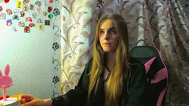 Snapshot of AlicaLOVEalisa777 chatting on January 8, 4:31 pm AlicaLOVEalisa777 online show from January 8, 4:31 pm