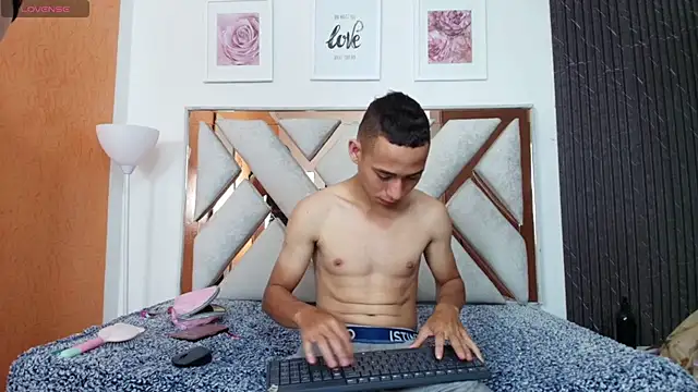 Antonella And Thiago online show from November 15, 12:13 pm