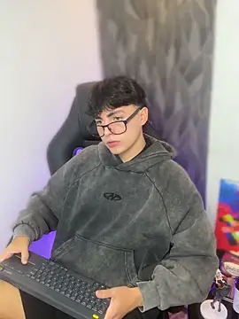 Snapshot of Samu_FoXXX chatting on November 11, 8:20 pm Samu FoXXX online show from November 11, 8:20 pm