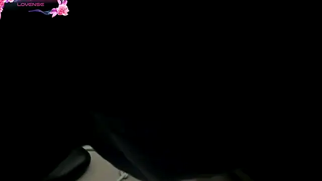 Snapshot of kcosatanrica chatting on March 11, 12:05 am kcosatanrica online show from March 11, 12:05 am