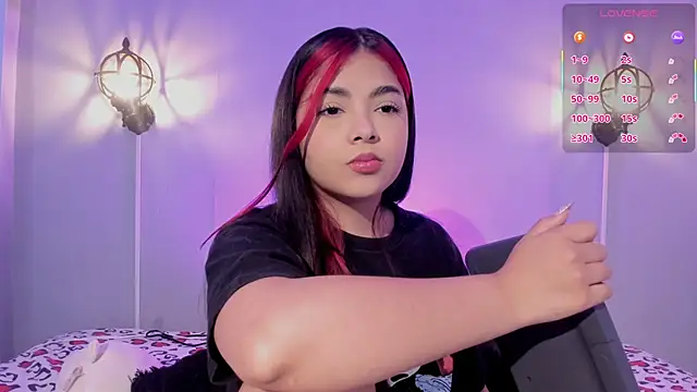 Snapshot of Stephany-roses- chatting on March 7, 11:24 pm Stephany-roses- online show from March 7, 11:24 pm