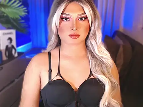 Snapshot of UrGoddess_Sofia chatting on February 3, 5:51 pm UrGoddess Sofia online show from February 3, 5:51 pm