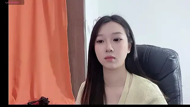 Snapshot of Minnie-baby chatting on November 13, 7:29 am Minnie-baby online show from November 13, 7:29 am