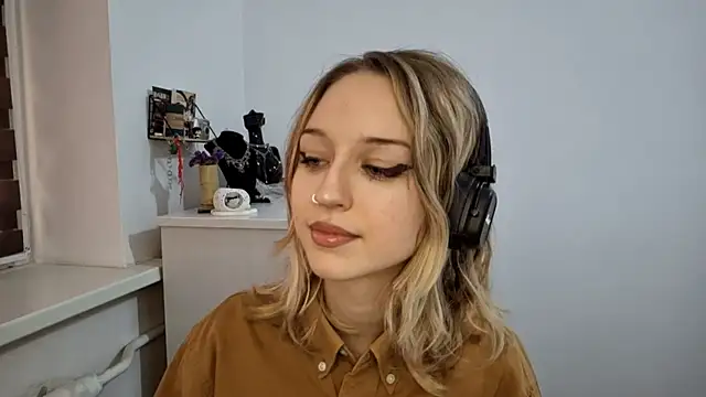 Snapshot of SilvanaKelson chatting on November 11, 10:26 am SilvanaKelson online show from November 11, 10:26 am