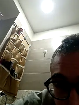 Snapshot of mipiacitanto93 chatting on November 12, 8:37 am mipiacitanto93 online show from November 12, 8:37 am