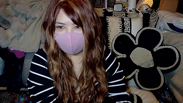 oxLILxMELOxo online show from December 5, 2:47 pm