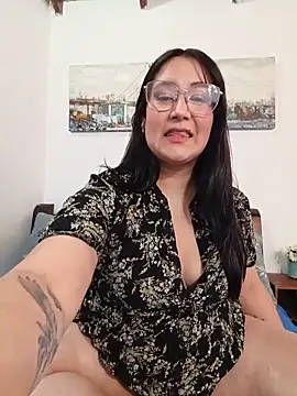 Snapshot of SaloGray8 chatting on May 22, 1:06 pm SaloGray8 online show from May 22, 1:06 pm