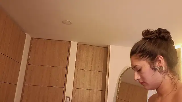 Snapshot of Iamnyxy chatting on February 7, 11:03 am Iamnyxy online show from February 7, 11:03 am