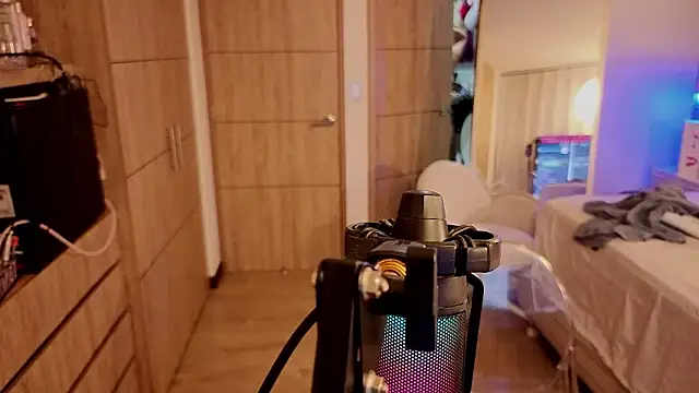 Snapshot of Iamnyxy chatting on February 14, 11:07 am Iamnyxy online show from February 14, 11:07 am