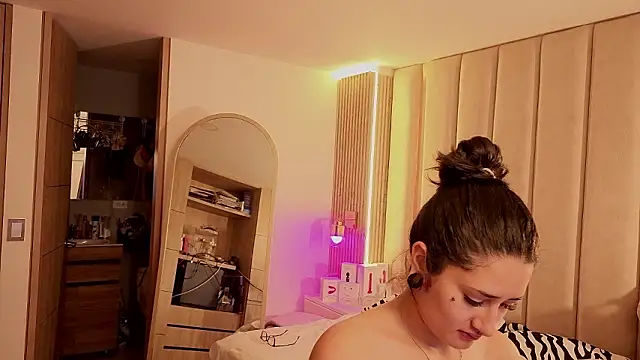 Snapshot of Iamnyxy chatting on February 18, 11:06 am Iamnyxy online show from February 18, 11:06 am