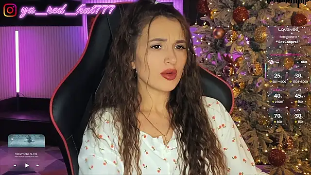 Snapshot of -RED_HAT- chatting on February 2, 8:18 pm -RED HAT- online show from February 2, 8:18 pm