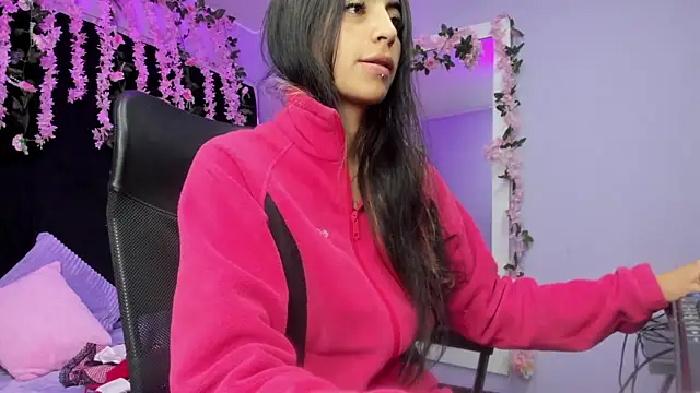 Noah Jonhs online show from December 1, 12:32 pm