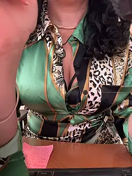 Deessenympho online show from April 16, 8:15 am