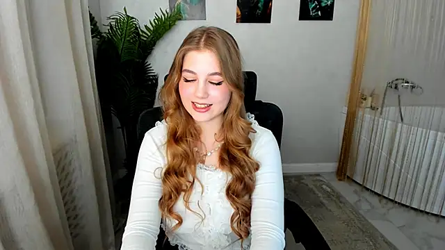 Snapshot of GoldenMirage chatting on January 18, 4:49 am GoldenMirage online show from January 18, 4:49 am