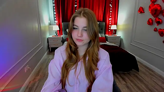 Snapshot of GoldenMirage chatting on February 12, 7:31 pm GoldenMirage online show from February 12, 7:31 pm