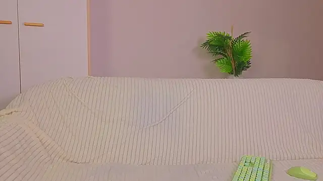 LilyPoetry  online show from January 9, 7:44 am