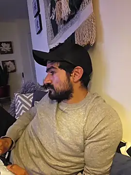 piggylatino online show from March 28, 11:59 pm