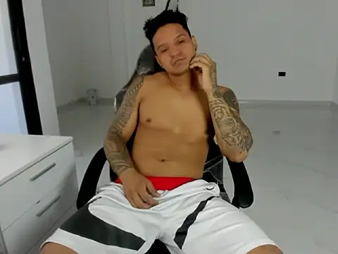 master leather online show from March 31, 3:45 pm