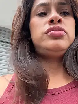 valeria absurdah online show from February 5, 6:01 pm