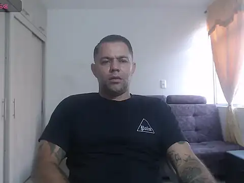 Snapshot of Alexander_Halls chatting on November 13, 1:21 pm Alexander Halls online show from November 13, 1:21 pm