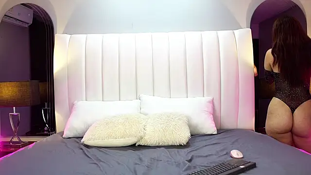 Snapshot of Abby_evans05 chatting on April 7, 12:27 pm Abby evans05 online show from April 7, 12:27 pm