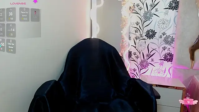 Joselyn tay online show from January 10, 11:45 am