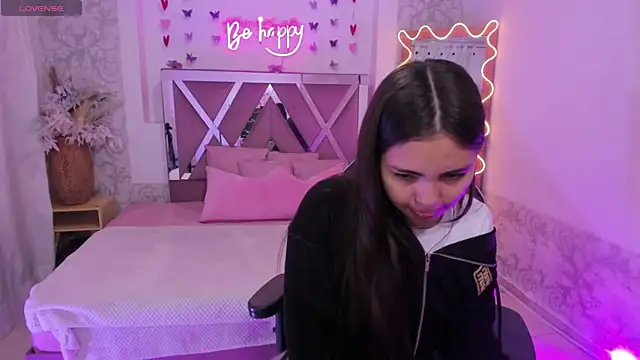 ISABELA TAY online show from March 25, 11:38 am