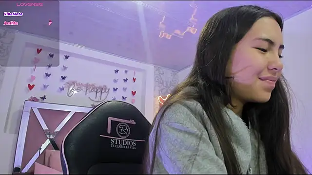 ISABELA TAY online show from March 30, 11:55 am