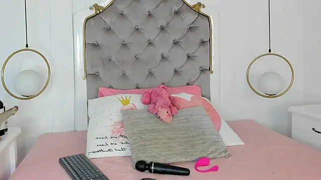 fallon grey online show from January 14, 7:41 pm