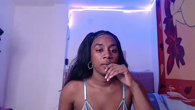 Snapshot of AishaOwens chatting on March 9, 8:46 pm AishaOwens online show from March 9, 8:46 pm