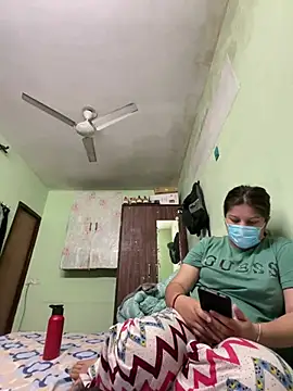 Snapshot of Cute_hotzara chatting on March 24, 5:34 am Cute hotzara online show from March 24, 5:34 am