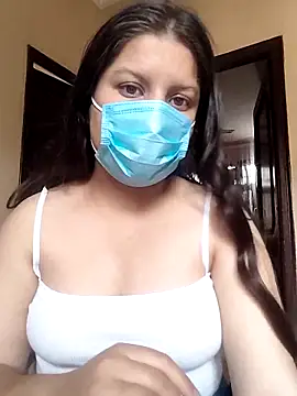 Snapshot of Cute_hotzara chatting on May 4, 4:30 am Cute hotzara online show from May 4, 4:30 am