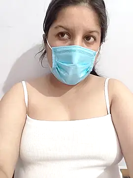 Snapshot of Cute_hotzara chatting on May 5, 5:37 am Cute hotzara online show from May 5, 5:37 am