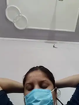 Snapshot of Cute_hotzara chatting on May 9, 10:20 am Cute hotzara online show from May 9, 10:20 am