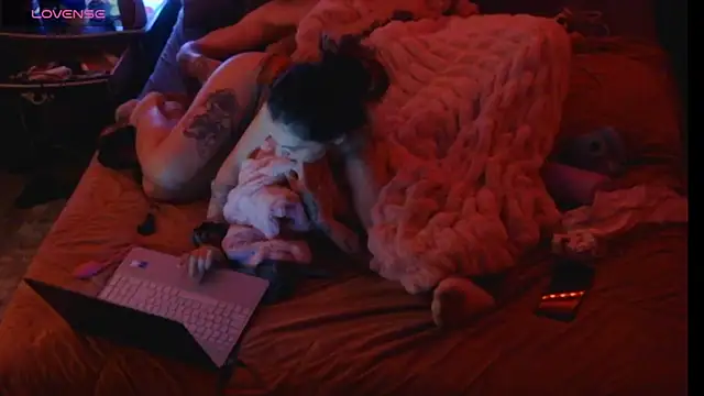 Donster907 online show from April 27, 1:31 pm