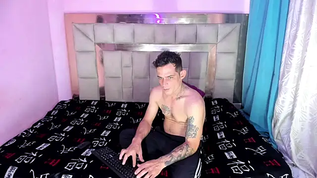 Sexybigjefffx online show from December 4, 9:01 pm