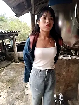 Snapshot of gugu0022 chatting on January 19, 10:52 am gugu0022 online show from January 19, 10:52 am