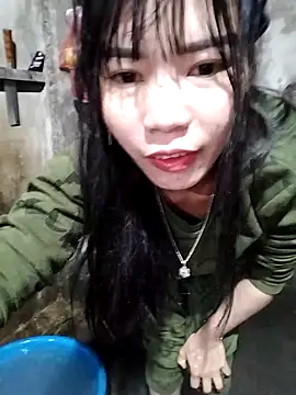 Snapshot of gugu0022 chatting on February 2, 12:20 am gugu0022 online show from February 2, 12:20 am