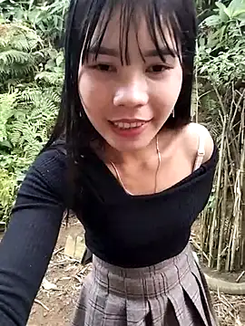 Snapshot of gugu0022 chatting on February 5, 10:53 am gugu0022 online show from February 5, 10:53 am