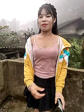 Snapshot of gugu0022 chatting on February 18, 1:34 am gugu0022 online show from February 18, 1:34 am