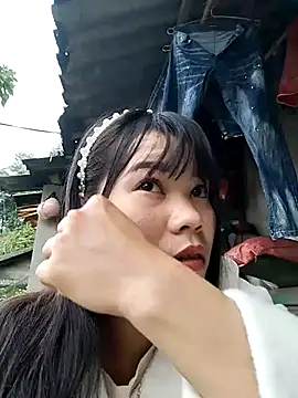 Snapshot of gugu0022 chatting on February 20, 7:43 am gugu0022 online show from February 20, 7:43 am