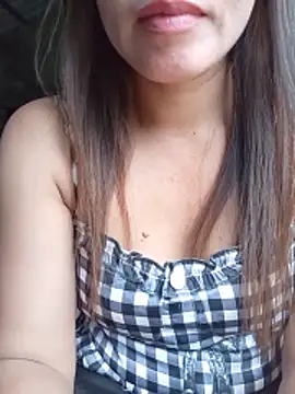 Snapshot of Lyly_sexyy chatting on June 12, 10:47 am Lyly sexyy online show from June 12, 10:47 am