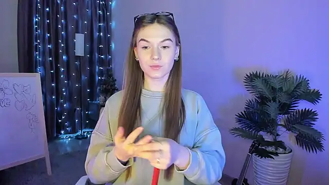 luna lust 212 online show from February 13, 4:19 am