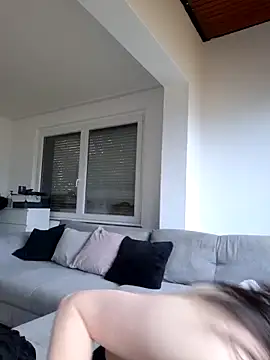 Snapshot of Lilly_hase chatting on November 17, 9:37 am Lilly hase online show from November 17, 9:37 am