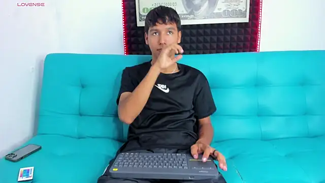 Carl-Milton online show from November 15, 12:19 am